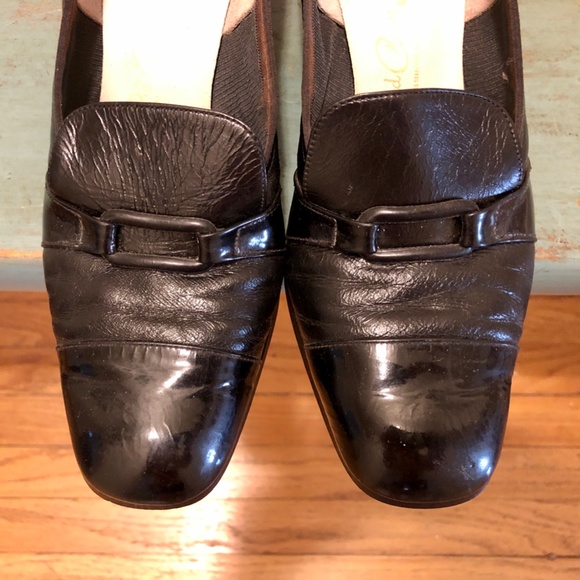 Vintage Red Cross Black Shoes Flats 1960s 8 1/2 - Picture 2 of 7